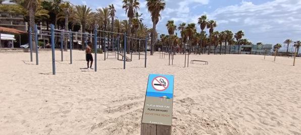 Smoke-free area of ​​Ponent beach in Salou